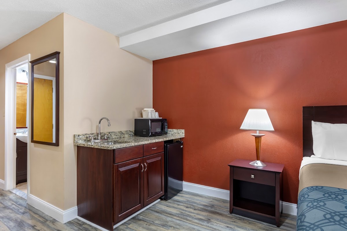 Econo Lodge Inn & Suites Old Saybrook - Westbrook photo 2