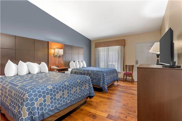 Econo Lodge Inn & Suites Gatlinburg at the Convention Center photo 2