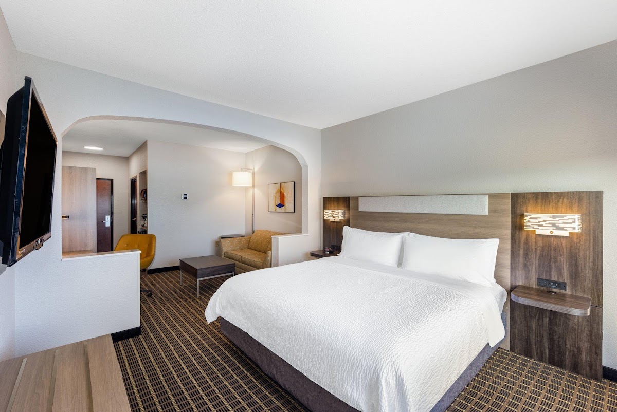 Holiday Inn Express & Suites Pittsburg by IHG photo 2