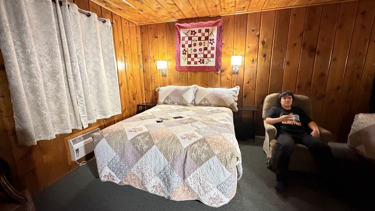 Sleepy Pines Motel