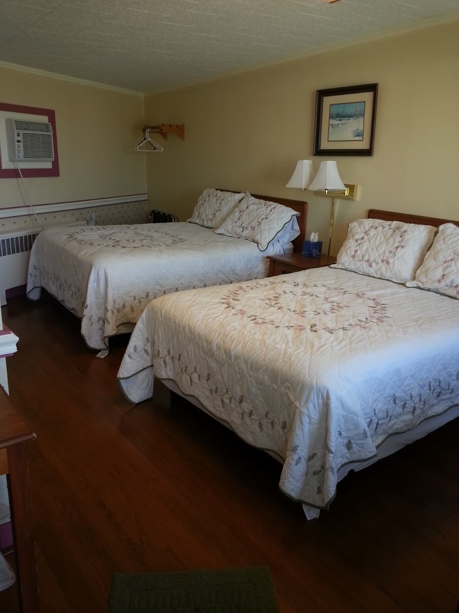 Lincoln House Motel photo 2