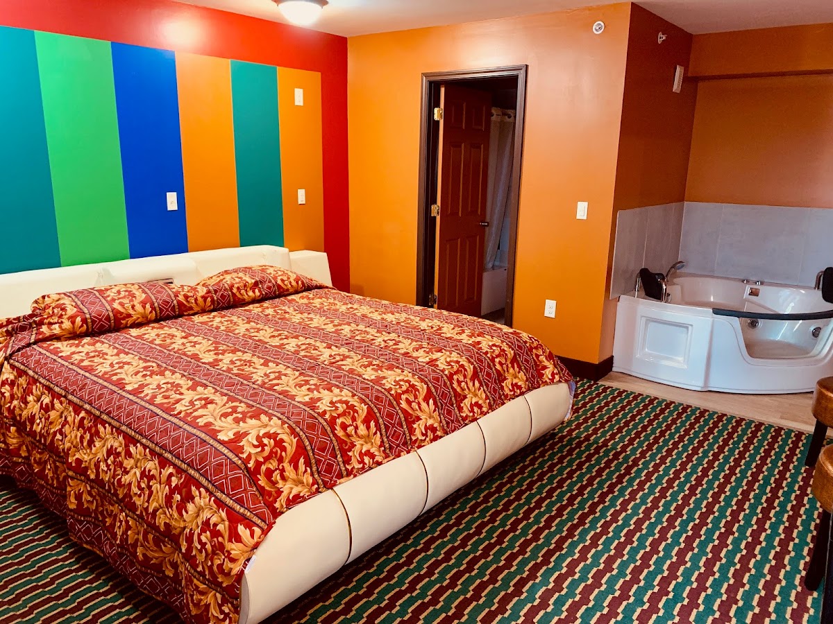 Motor City Inn & Suites