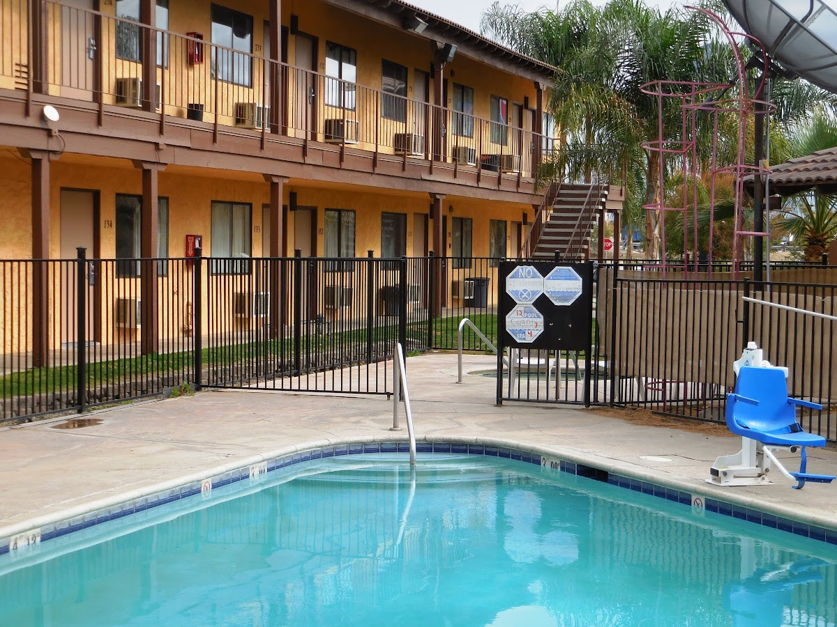Best Economy Inn & Suites