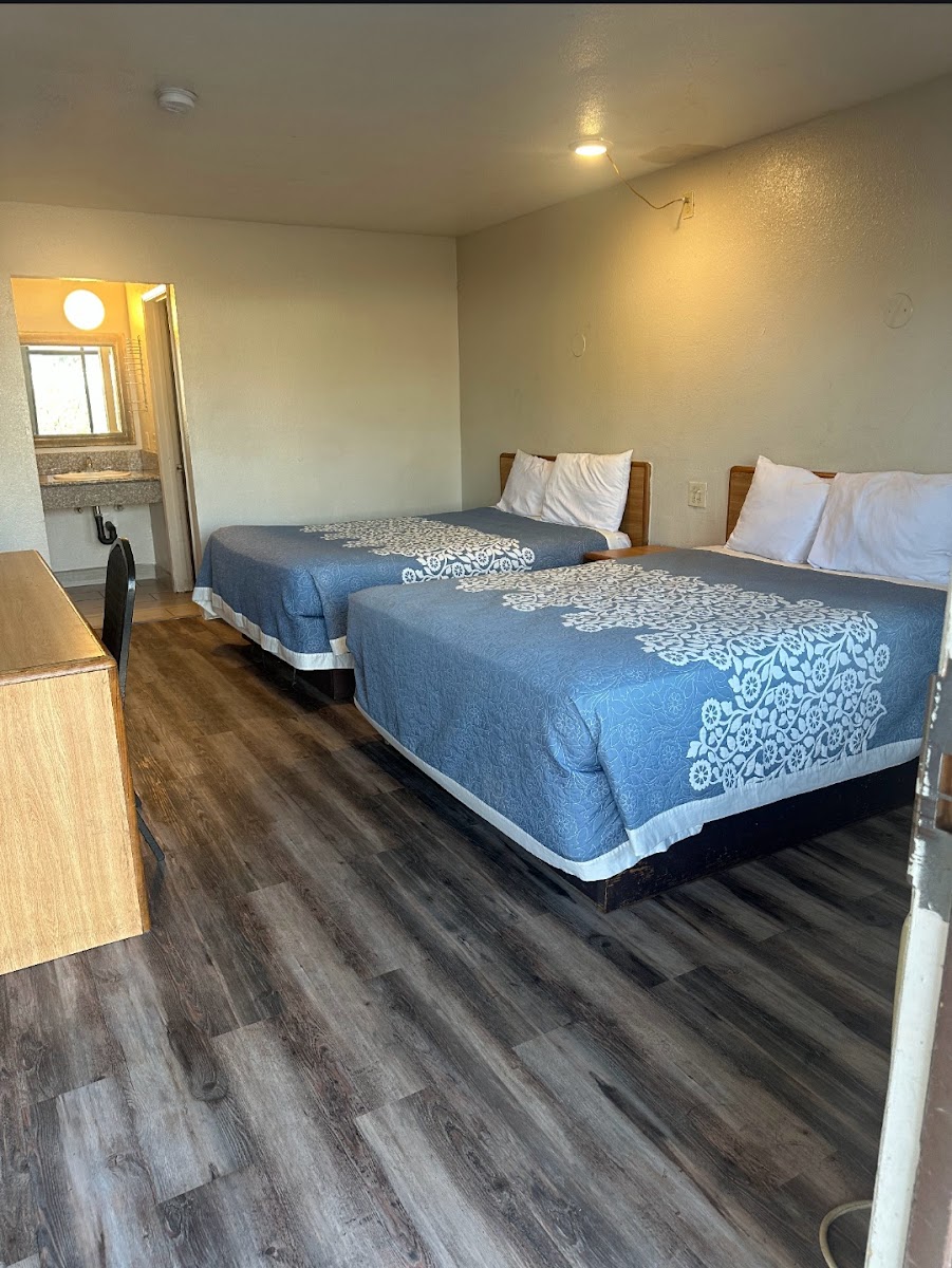 Best Economy Inn & Suites photo 2