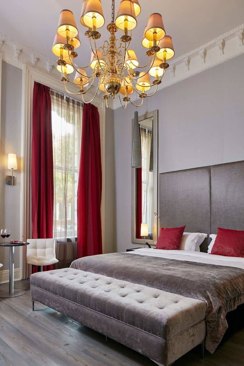 The Queen's Gate Hotel photo 2