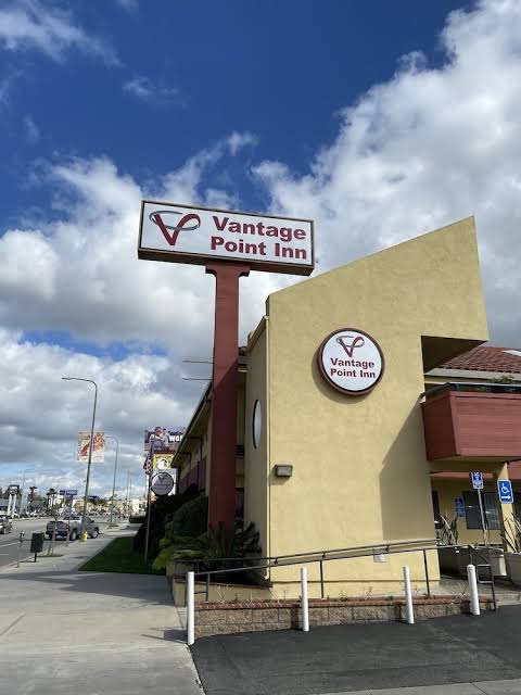 Vantage Point Inn - Woodland Hills