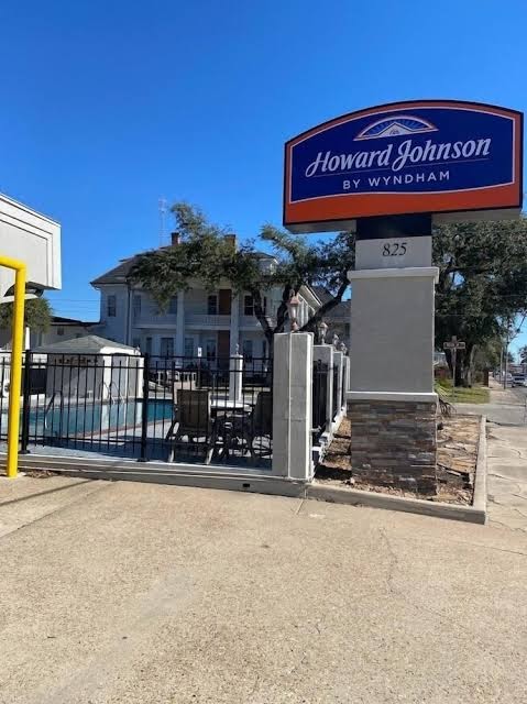 Howard Johnson by Wyndham Historic Lake Charles photo 3
