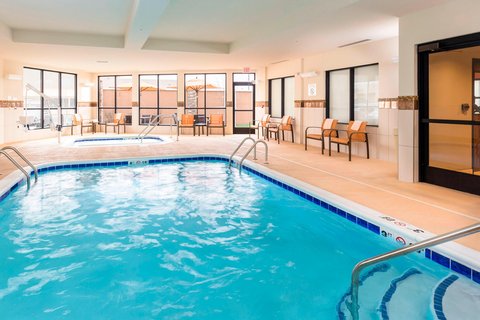 Courtyard by Marriott Bismarck North photo 3