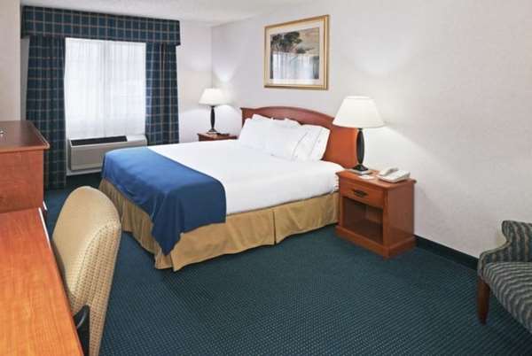 Ramada by Wyndham Santa Fe photo 3