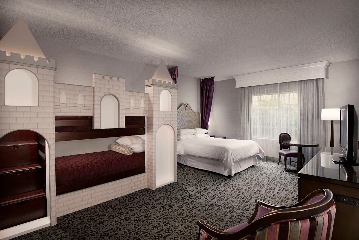 Anaheim Majestic Garden Hotel photo 2