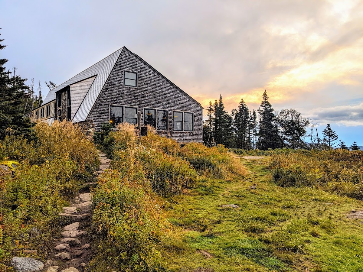 AMC Mizpah Spring Hut photo 2