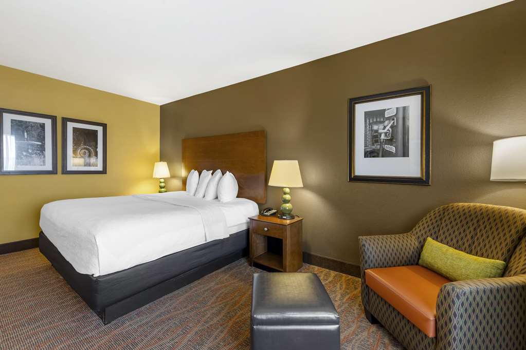 Best Western Plus Tupelo Inn & Suites photo 2