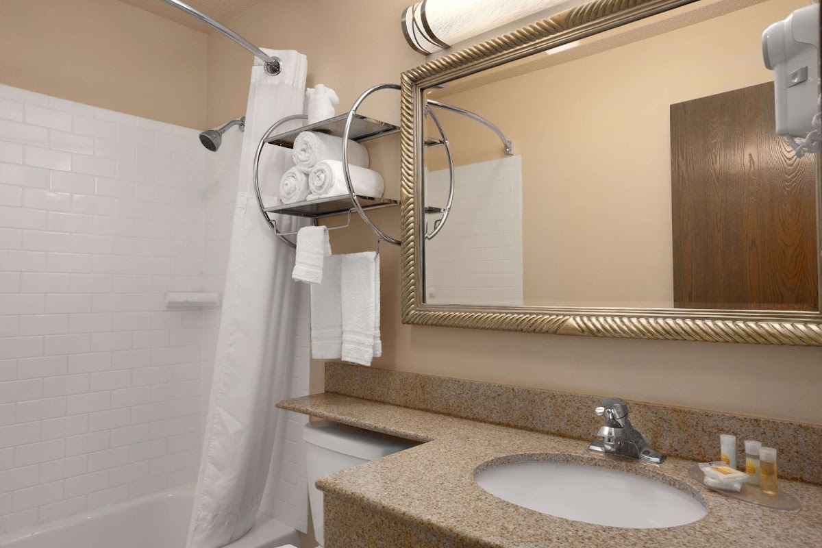 Days Inn by Wyndham Keene NH photo 3