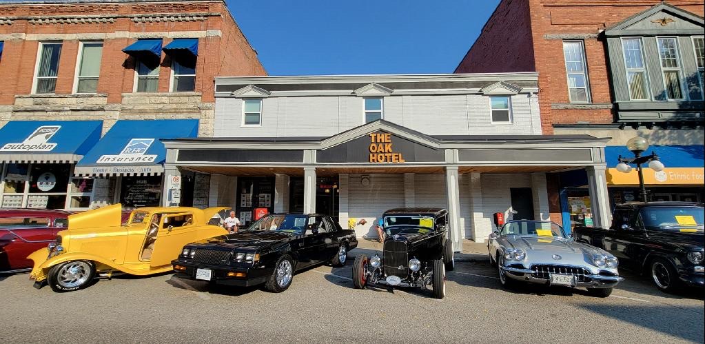 The Oak Hotel and Suites photo 2