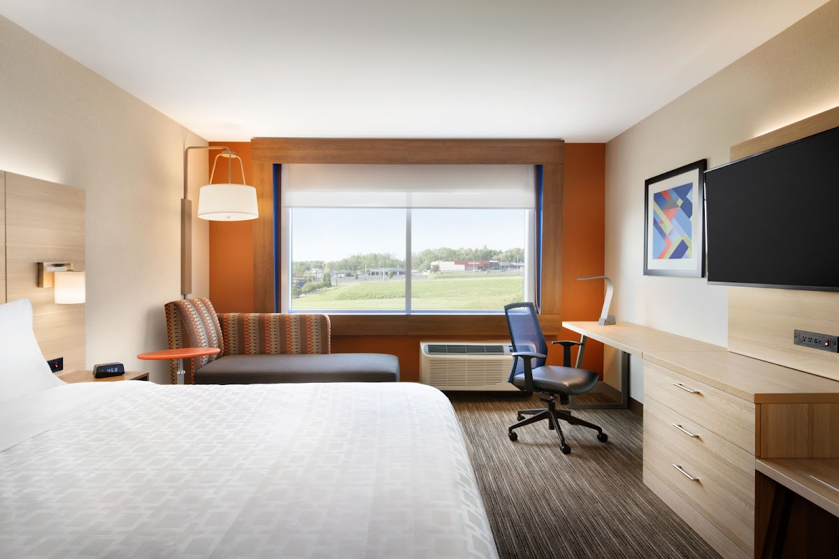 Holiday Inn Express & Suites Reedsville - State Coll Area by IHG photo 2