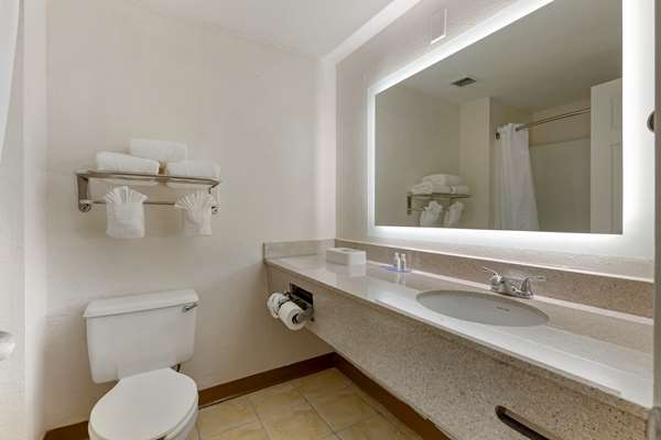 Suburban Studios Raleigh North photo 3