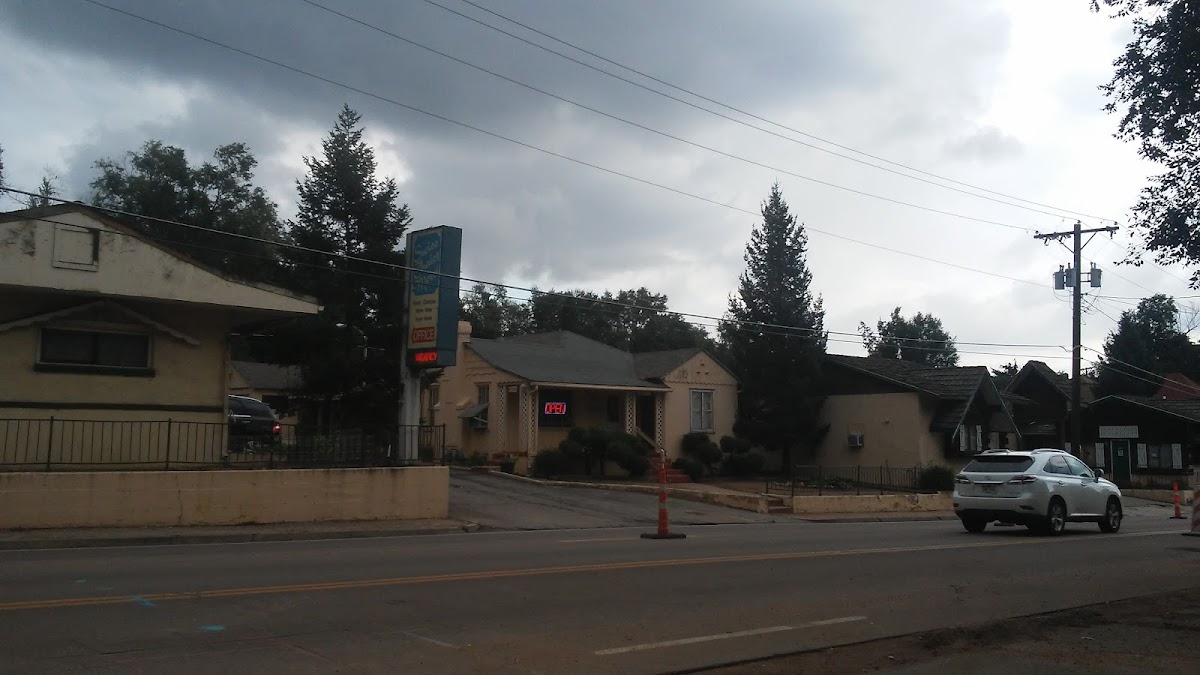 Swiss Chalet Motel photo 2