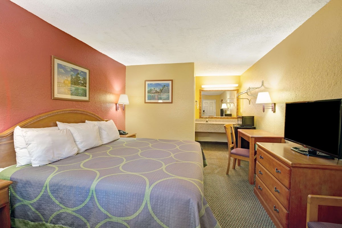 Super 8 by Wyndham La Marque TX/Texas City Area photo 2