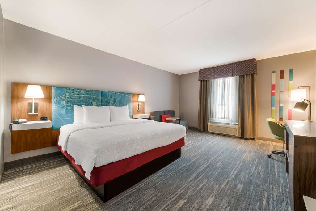 Hampton Inn & Suites Charlotte-Airport photo 2