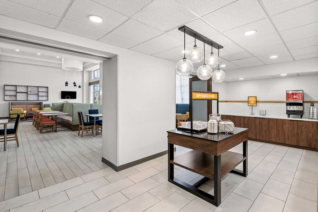 Hampton Inn & Suites Charlotte-Airport photo 3