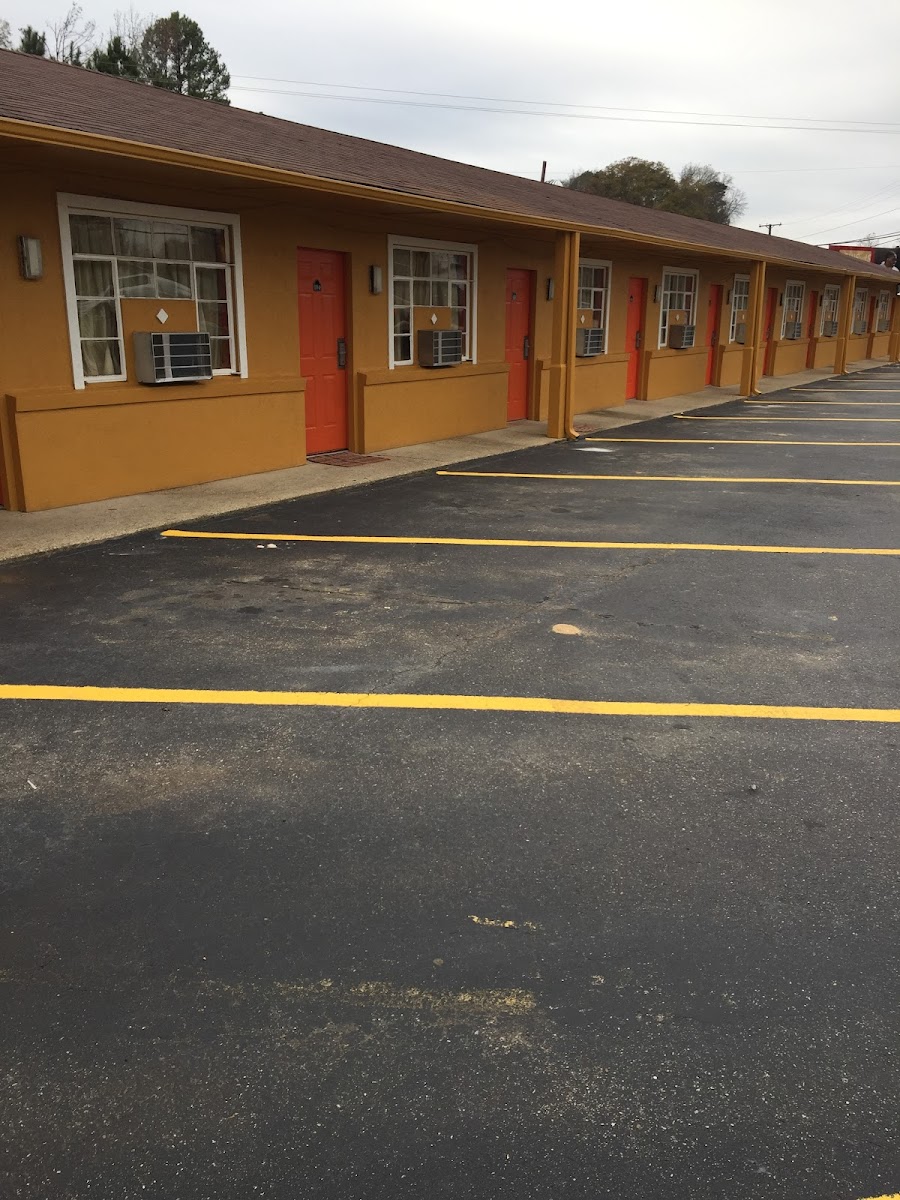 Levee Inn