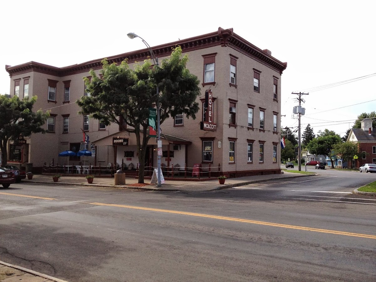 Wolcott Hotel & Motor Inn photo 2