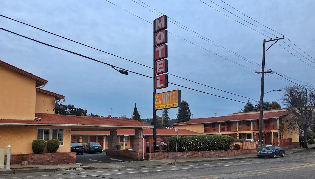 The Oaks Motel