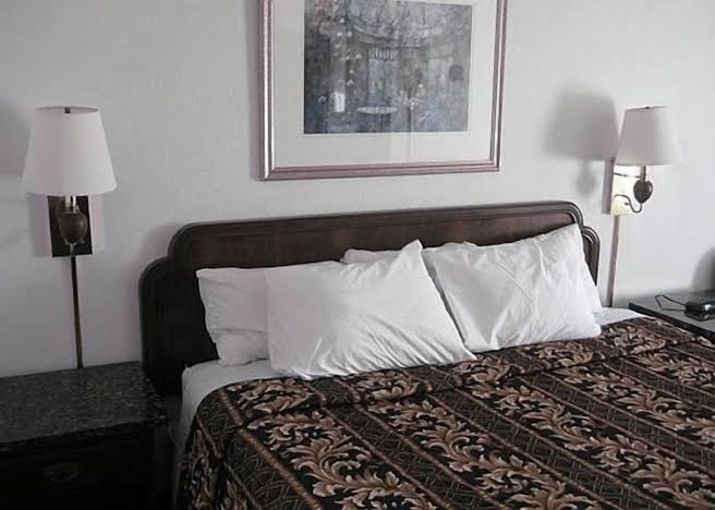 Executive Inn photo 2