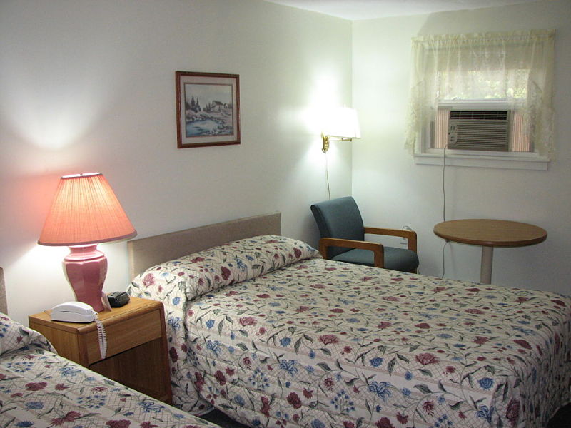 Admiral Motel photo 2