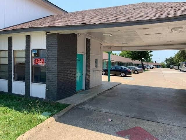 Abrams Inn-Arlington