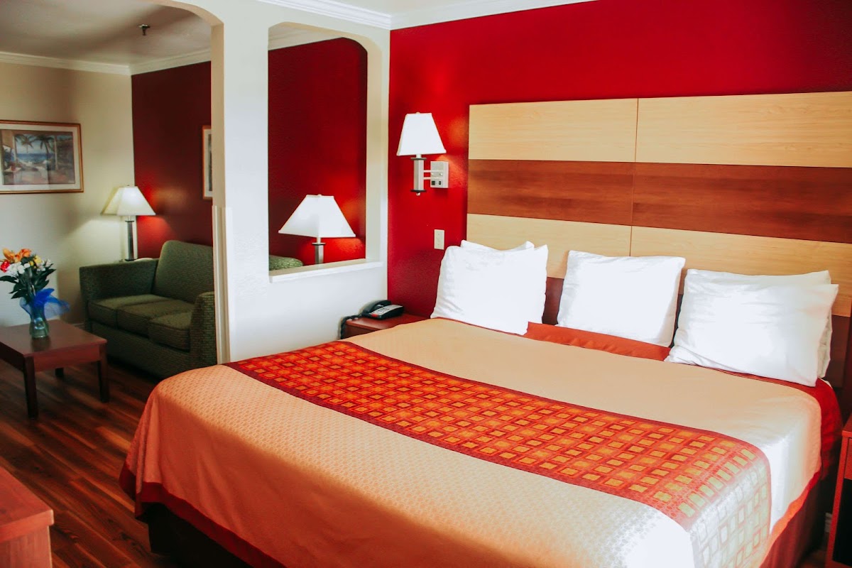 Rodeway Inn & Suites photo 2
