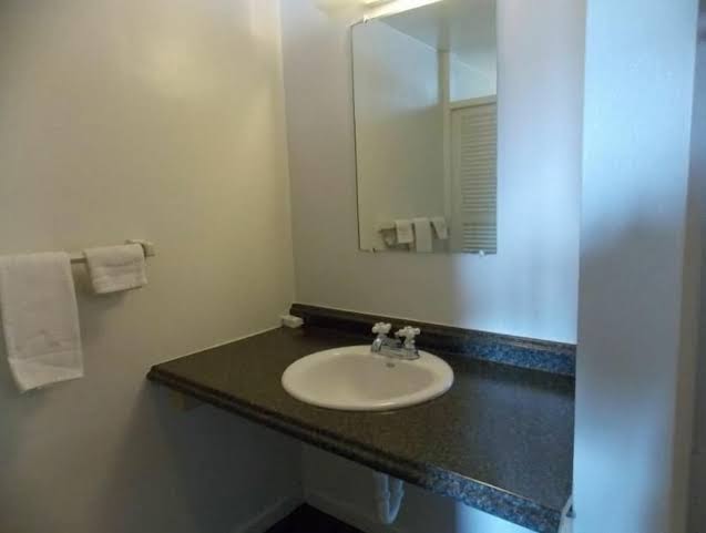 Valley Motel photo 2