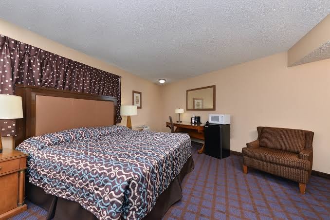 Economy Inn photo 2