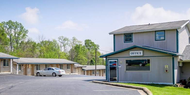 Economy Inn photo 2
