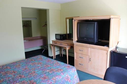 Traveler's Inn photo 3