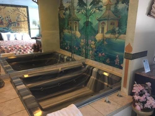 Deluxe Inn photo 3