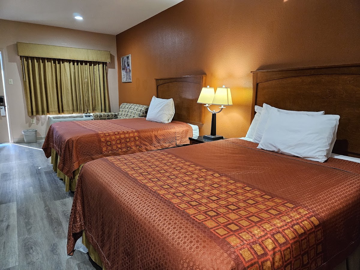Budgetel Inn & Suites photo 2