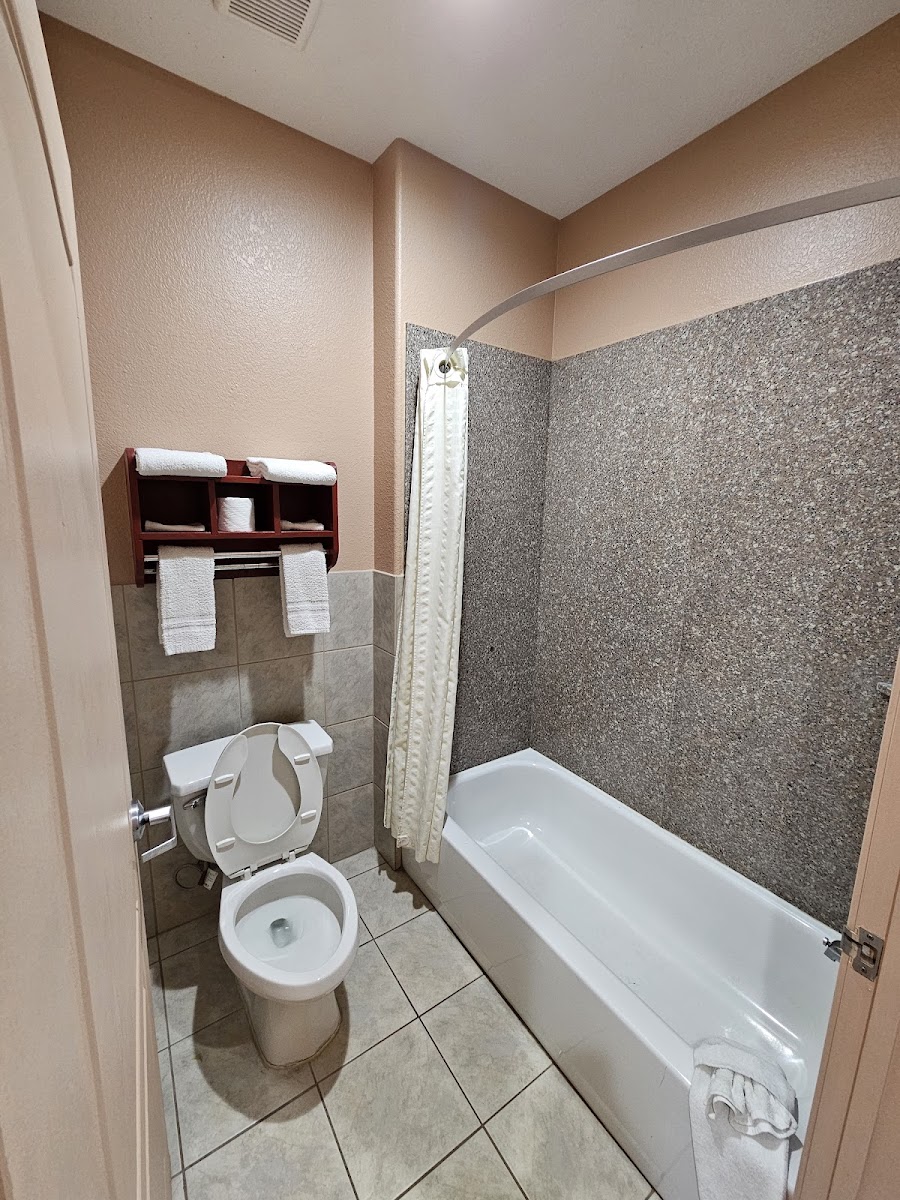 Budgetel Inn & Suites photo 3