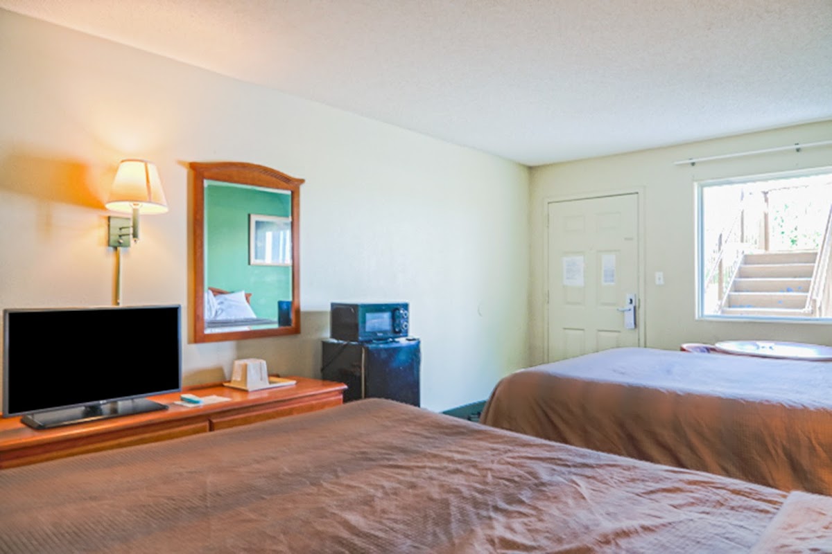Economy Inn photo 2