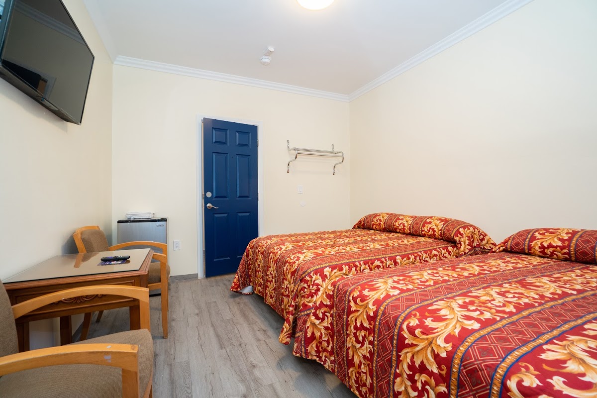 Royal Hotel photo 2