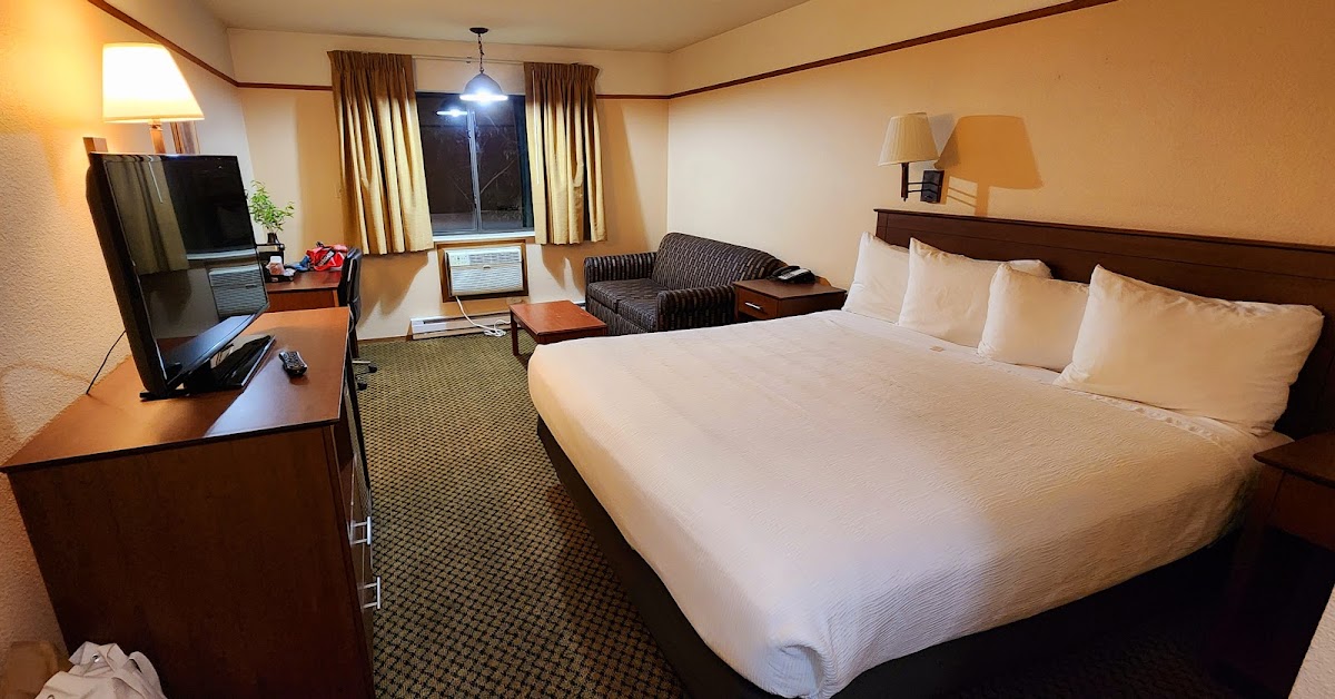 Luxury Inn & Suites