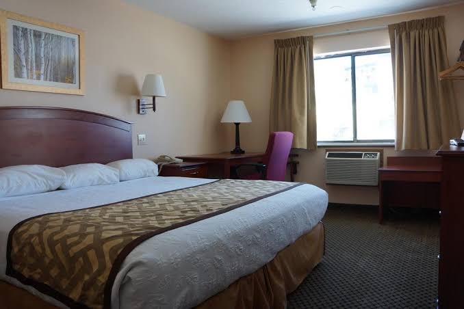 Luxury Inn & Suites photo 3