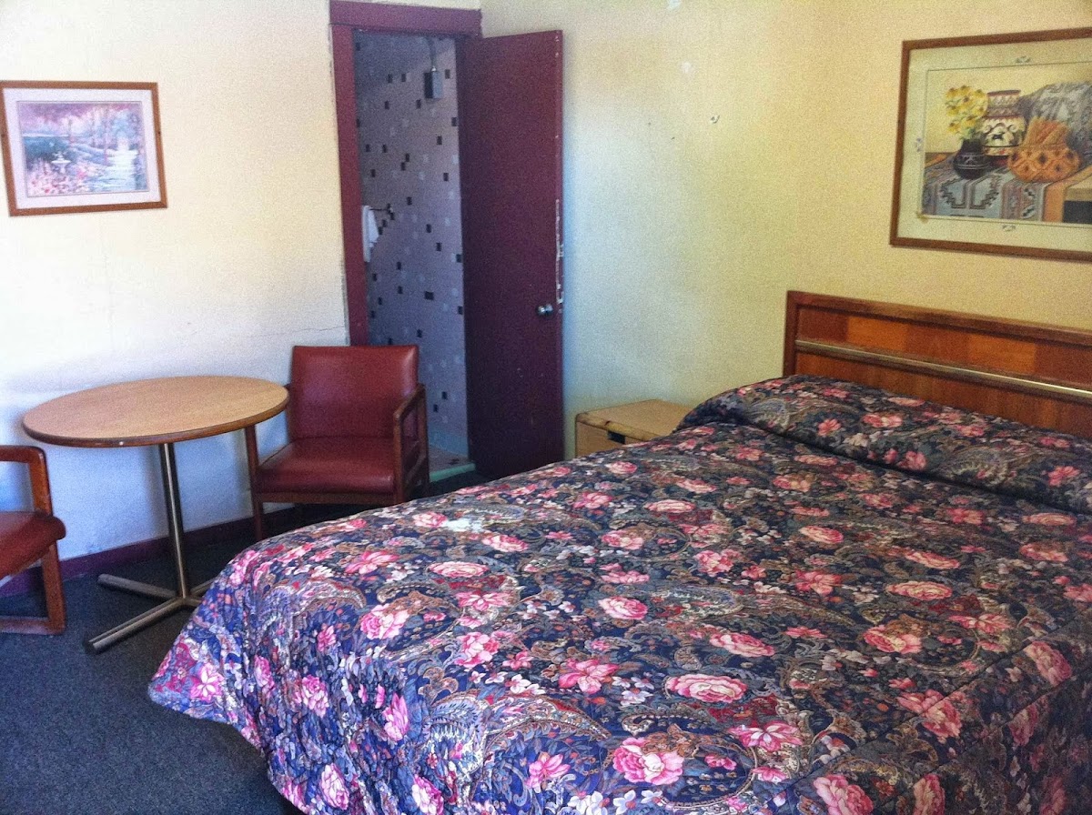 Royal Inn photo 2