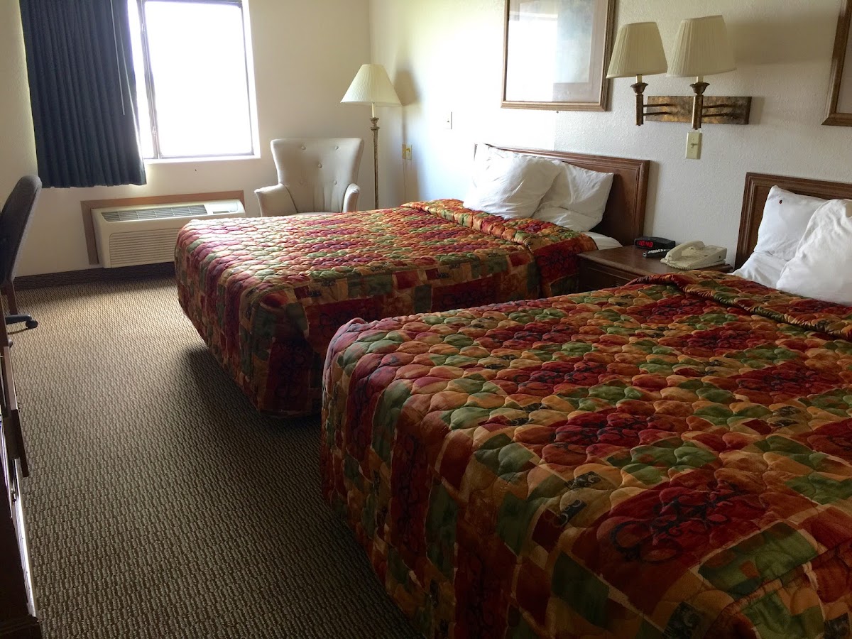 Express Inn & Suites photo 2