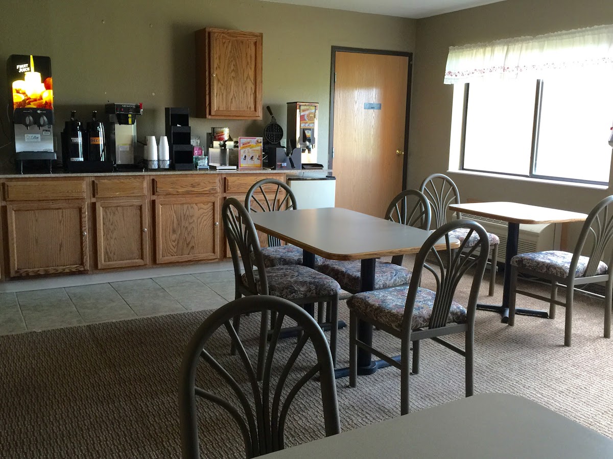 Express Inn & Suites photo 3