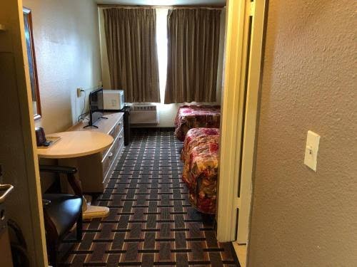 Midtown Inn photo 3
