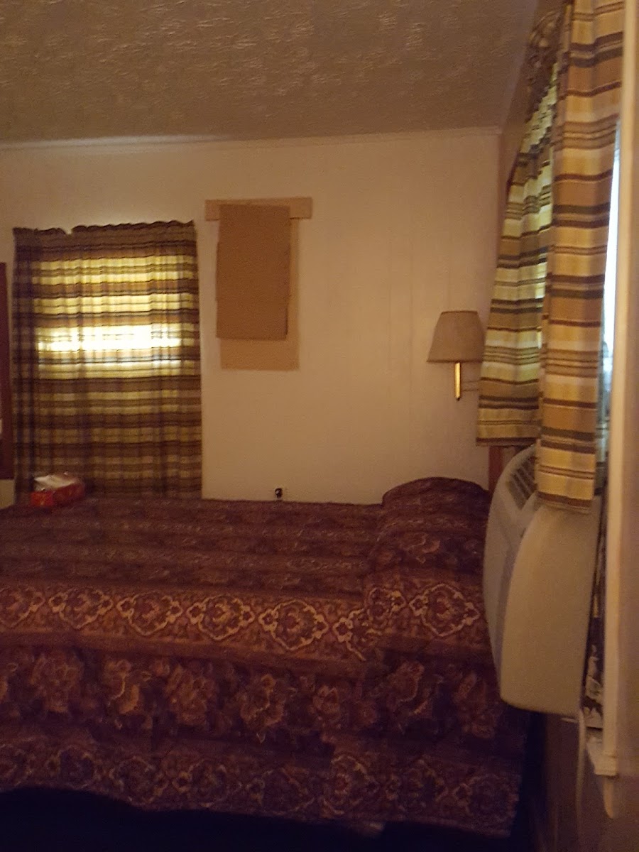 Economy Inn photo 2