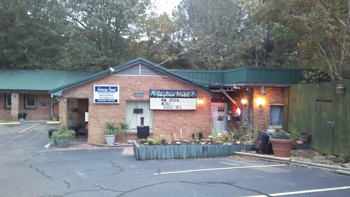 Skyline Motel