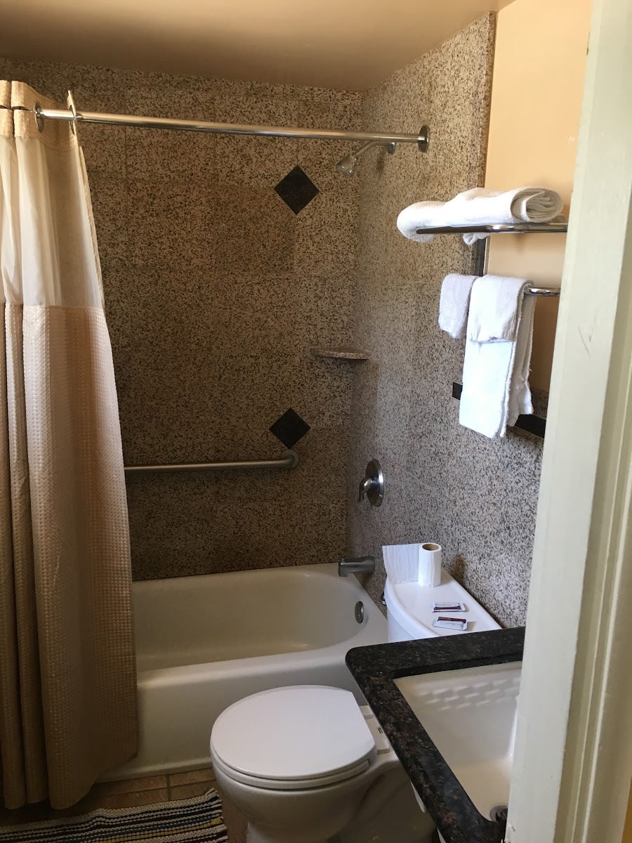 Town & Country Motel photo 3