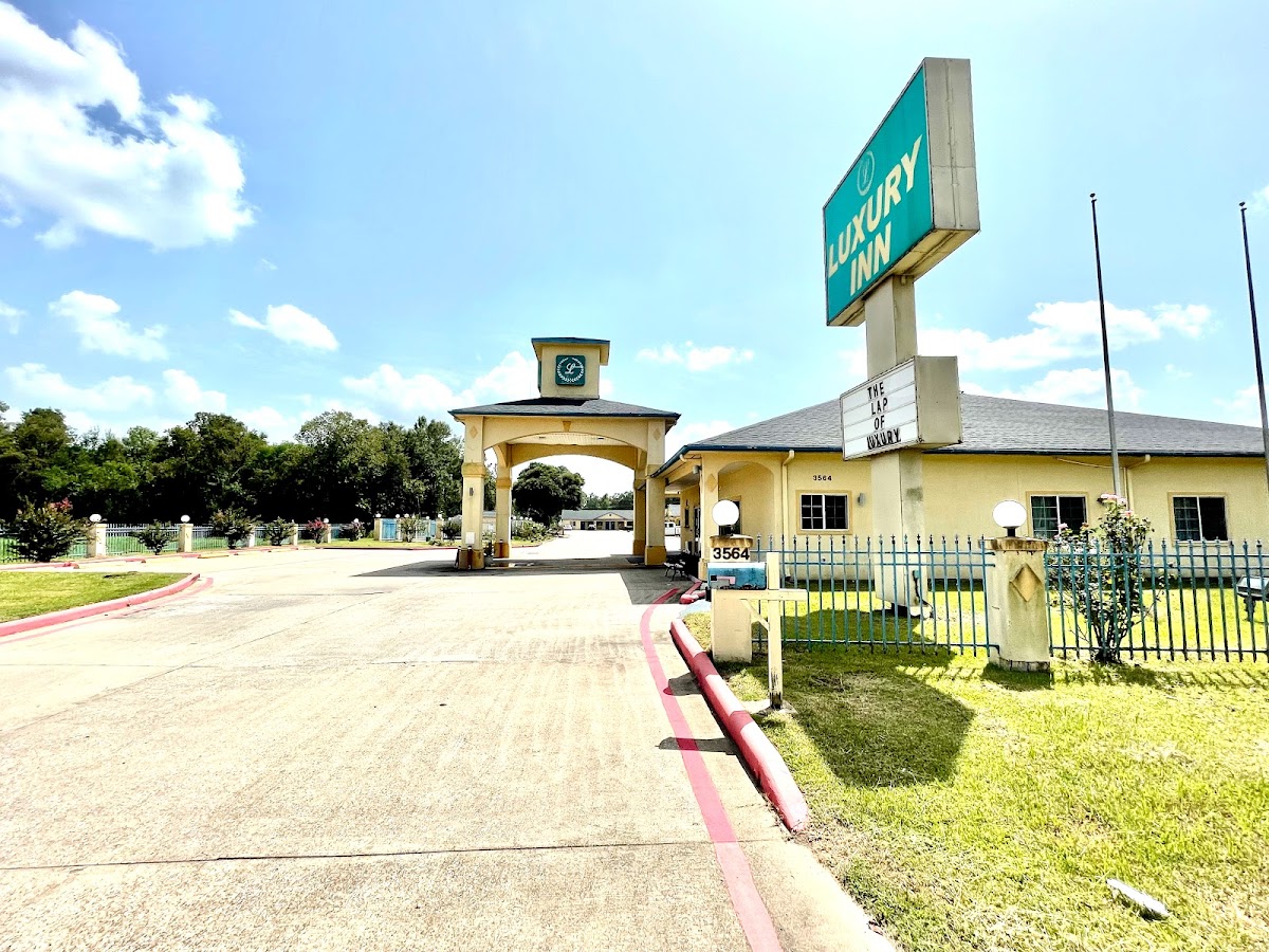 Luxury Inn & Suites